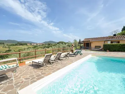 Piscina di Holiday Home Pilar by Interhome o nelle vicinanze