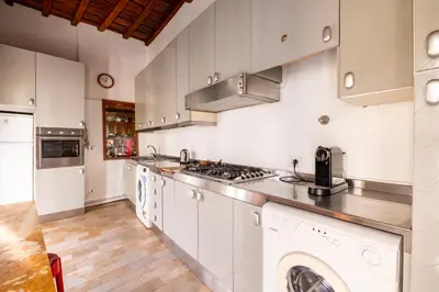 Cucina o angolo cottura di Dimora storica vicino a Ponte Vecchio e Uffizi