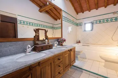 Bagno di Villa Riflessi di Fiesole - Piscina - Vista Firenze