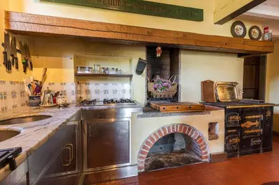 Cucina o angolo cottura di Villa Riflessi di Fiesole - Piscina - Vista Firenze