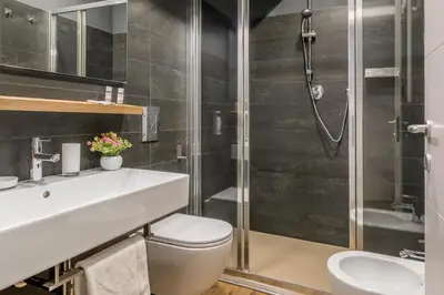 Bagno di Suite No 32 - Modern Luxury Apartment