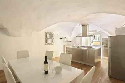 Cucina o angolo cottura di Historic Loft in the Heart of Florence