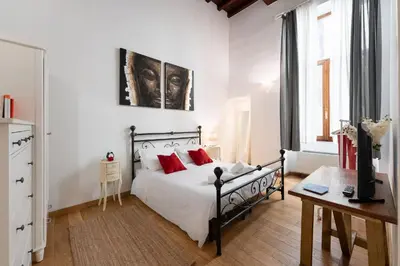 Letto o letti in una camera di Keys of Italy -Monalda 2 Big & Small - 2 Apts nearby Palazzo Strozzi