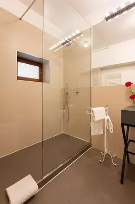 Bagno di Keys of Italy -Monalda 2 Big & Small - 2 Apts nearby Palazzo Strozzi