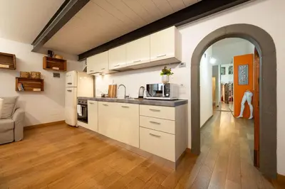 Cucina o angolo cottura di Keys of Italy -Monalda 2 Big & Small - 2 Apts nearby Palazzo Strozzi