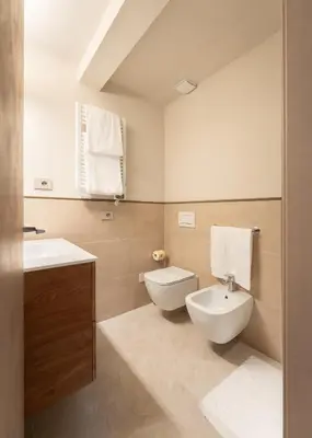 Bagno di Via Avelli, 4 - Florence Charming Apartments - Attico al 5to piano senza ascensore vicino Stazione Con terrazza con Vista Santa Maria Novella