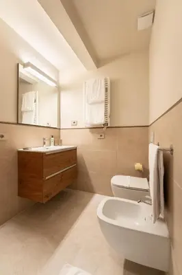 Bagno di Via Avelli, 4 - Florence Charming Apartments - Attico al 5to piano senza ascensore vicino Stazione Con terrazza con Vista Santa Maria Novella