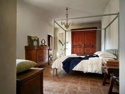 Letto o letti in una camera di San Niccolò a Olmeto, Torre e Chiesa del XIII secolo
