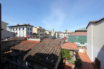 Vista generica su Firenze o vista sulla città dall'interno dell'appartamento