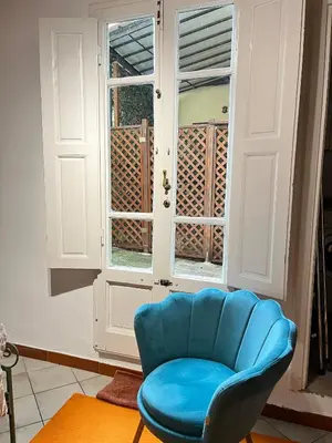 Area soggiorno di Rustic Retreat with Tuscan Views near Florence