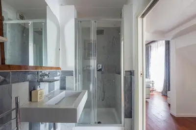 Bagno di Elegant Dome Apartment in the Heart of Florence