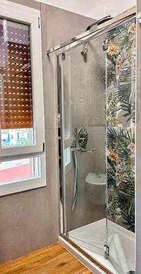Bagno di modern renovated home near city center & transit