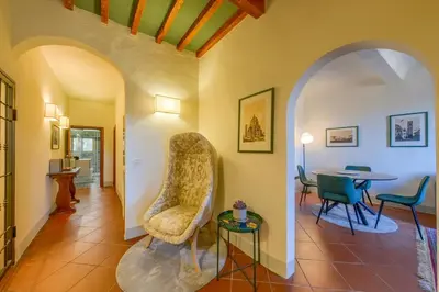 Area soggiorno di Stylish Flat in Tower Donati, 5 min from Duomo