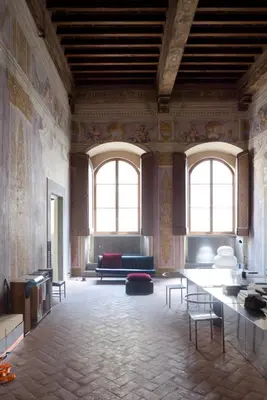 Area soggiorno di Impressive renaissance residence with elevator