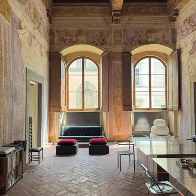 Impressive renaissance residence with elevator