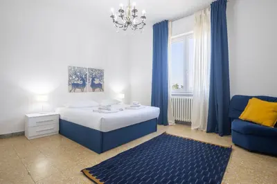 Letto o letti in una camera di Three-Bedroom Florence Home