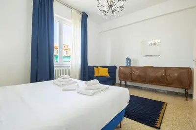 Letto o letti in una camera di Three-Bedroom Florence Home