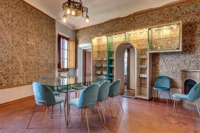 Area soggiorno di Palestro Apartment by Mamo Florence