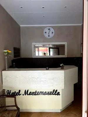Certificato, attestato, insegna o altro documento esposto da Hotel MonteMorello