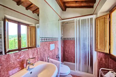 Bagno di Casa Scopeti by PosarelliVillas