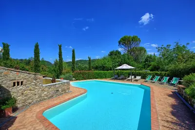 Piscina di Casa Scopeti by PosarelliVillas o nelle vicinanze