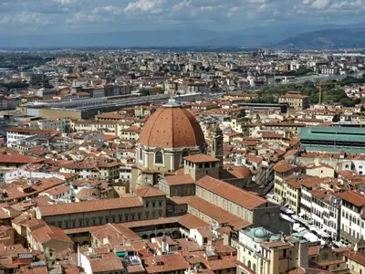 Vista generica su Firenze o vista sulla città dall'interno dell'appartamento
