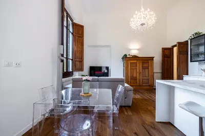 Cucina o angolo cottura di La Dimora Moderna in Palazzo Storico - Con Suite Privata