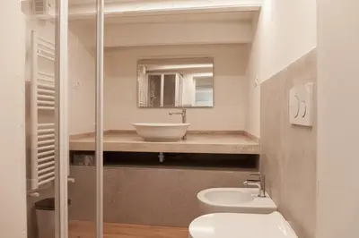 Bagno di Bright Terrace Loft in Florence Center