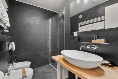 Bagno di Three Rooms D'AZEGLIO 12
