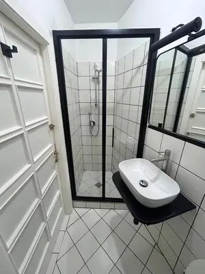 Bagno di #Modern Artist#
