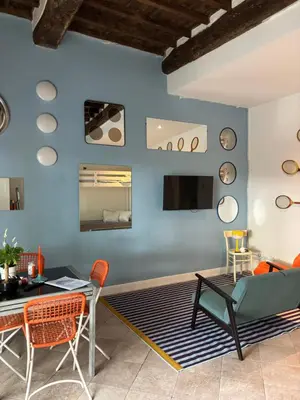 TV o dispositivi per l'intrattenimento presso 188FlorenceApartment