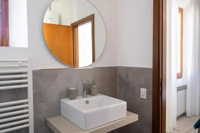 Bagno di Cozy and Bright Flat - Top Floor with Elevator