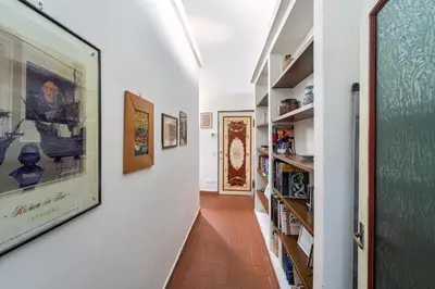 Biblioteca nell'appartamento