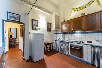 Cucina o angolo cottura di UNYCA - Florence Central 2 Bedroom Apartment