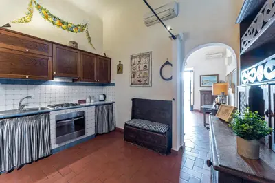 Cucina o angolo cottura di UNYCA - Florence Central 2 Bedroom Apartment