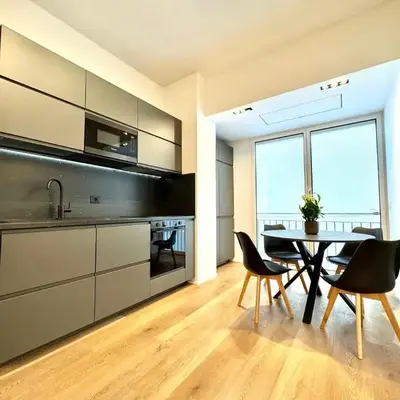 Florence sunny suite