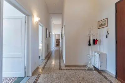 Planimetria di UNYCA - Spacious 2 bedroom Apartment in Florence