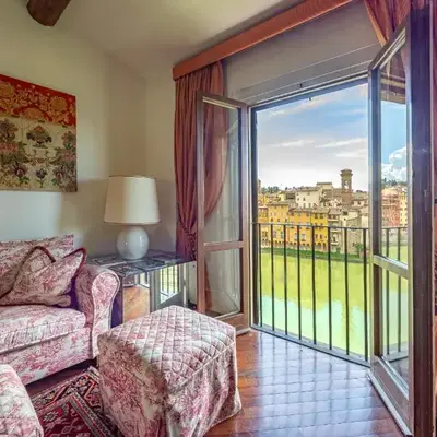 Ponte Vecchio Adorable Retreat