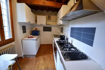 Cucina o angolo cottura di UNYCA - Florence Spacious Apartment