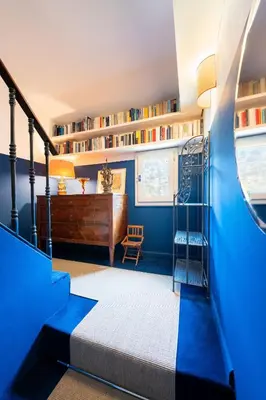 Biblioteca nella villa