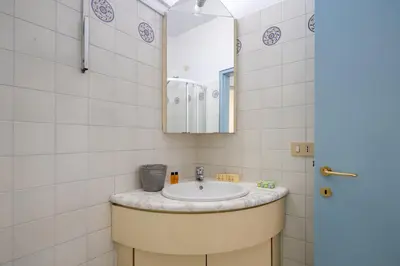 Bagno di Romantic Terrace Apartment