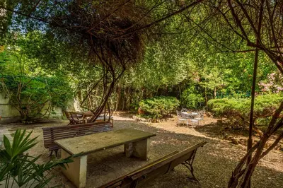 Giardino di GOLDEN LUXE - 4 suites, frescoes and garden
