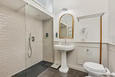 Bagno di GOLDEN LUXE - 4 suites, frescoes and garden