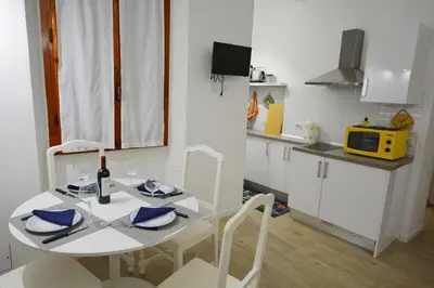 Cucina o angolo cottura di UNYCA - Florence Central Apartment