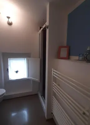 Bagno di Una casina nel verde a Firenze