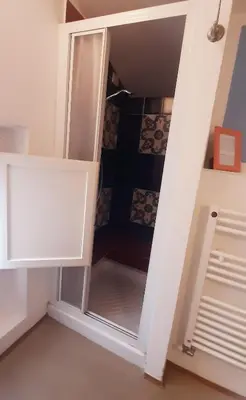 Bagno di Una casina nel verde a Firenze