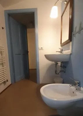 Bagno di Una casina nel verde a Firenze