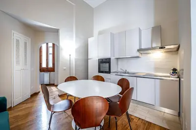 Cucina o angolo cottura di YD Comfort & Style in Central Florence 3BR Apartment