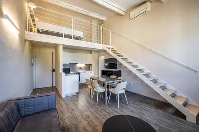 Cucina o angolo cottura di YD charming two-level apartment in central Florence