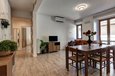 TV o dispositivi per l'intrattenimento presso Oricellari Apartment by Mamo Florence